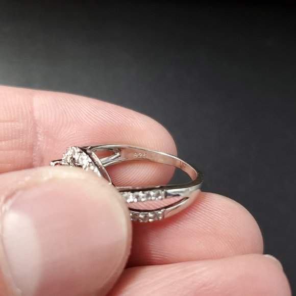 Size 6.5 Sterling Silver Stunning Red Orange Cubic Zirconia Gem Ring - Picture 5 of 8